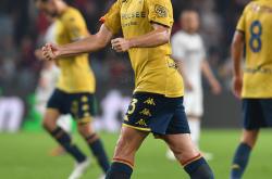 九游体育网页版-关于那不勒斯主场胜热那亚，喜悦庆祝胜利的信息