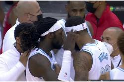 九游体育在线登录-包含赛场外围发生小冲突，裁判出面化解的词条