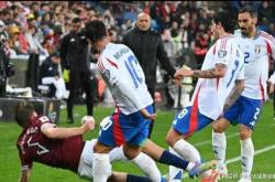 九游体育app下载-关于欧预赛场上风云变幻，球员们敢拼敢斗的信息