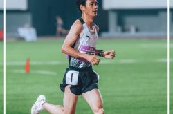 田径比赛中发生惊险一幕，裁判遭抗议