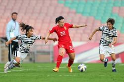 九游体育app-亚洲女足比赛首轮比拼，选手发挥出色