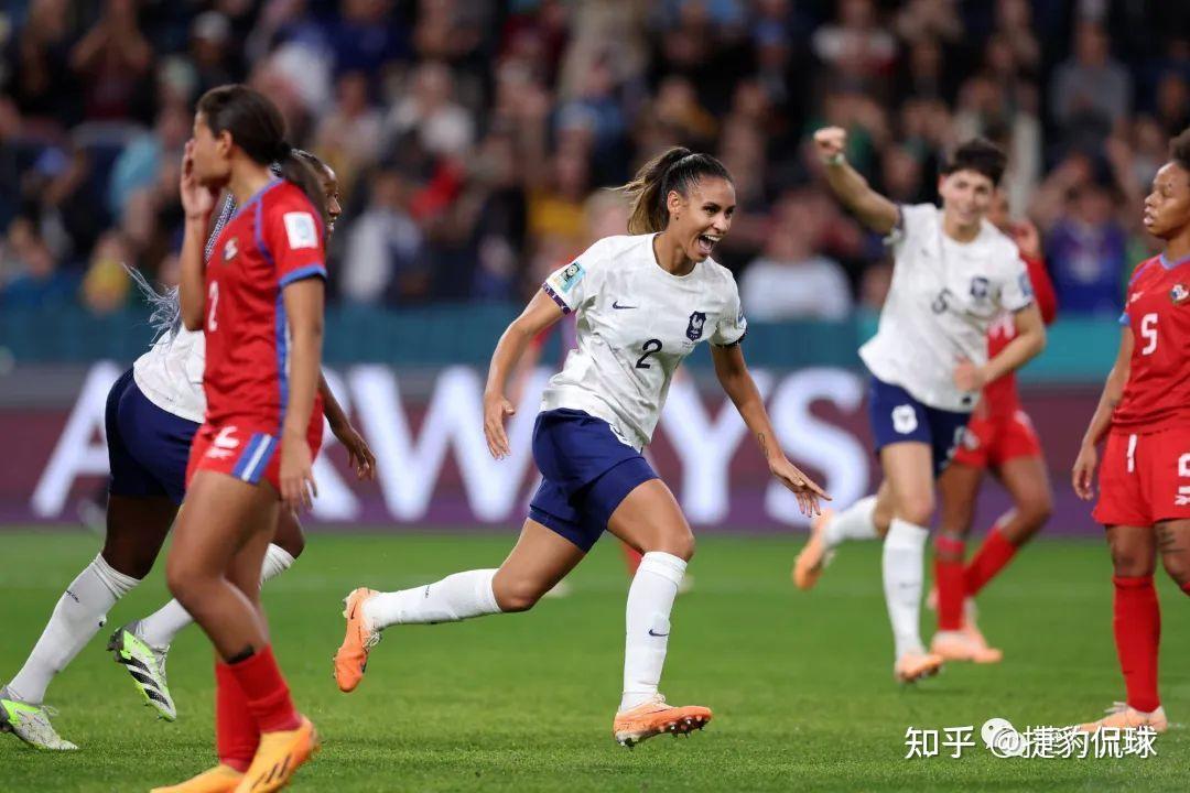 摩洛哥女足联赛首轮激烈对决 摩洛哥女足联赛首轮激烈对决