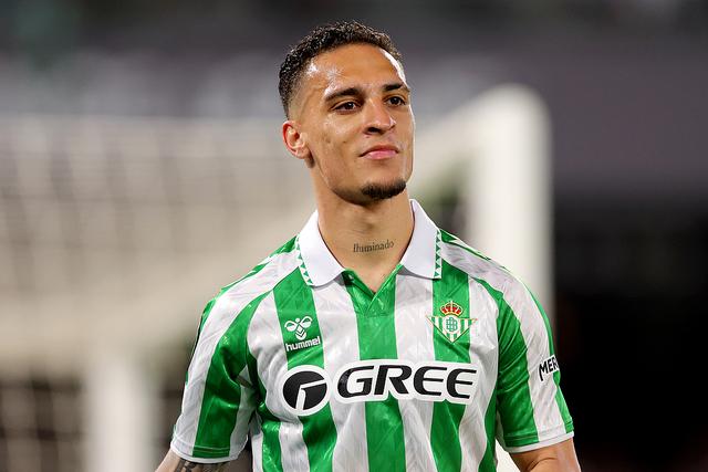 关于皇家贝蒂斯队球员获得本赛季最佳表现奖的信息