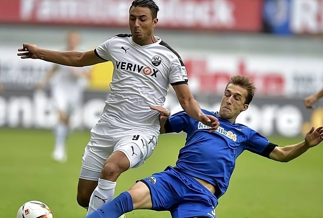 弗赖堡门将表现出色,被视为球队守门利器的简单介绍 弗赖堡门将表现出色,被视为球队守门利器的简单介绍