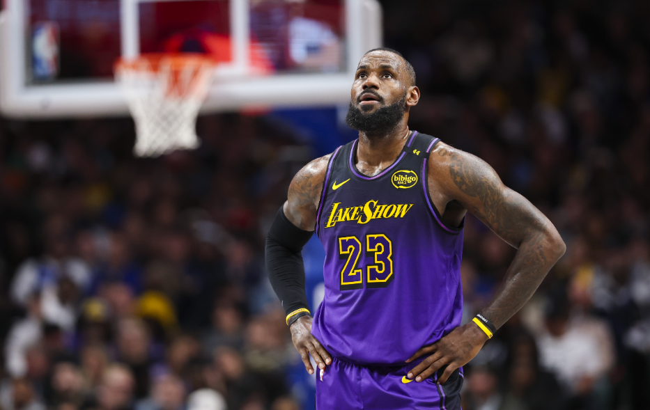 关于篮网队险胜湖人取得久违胜利的信息