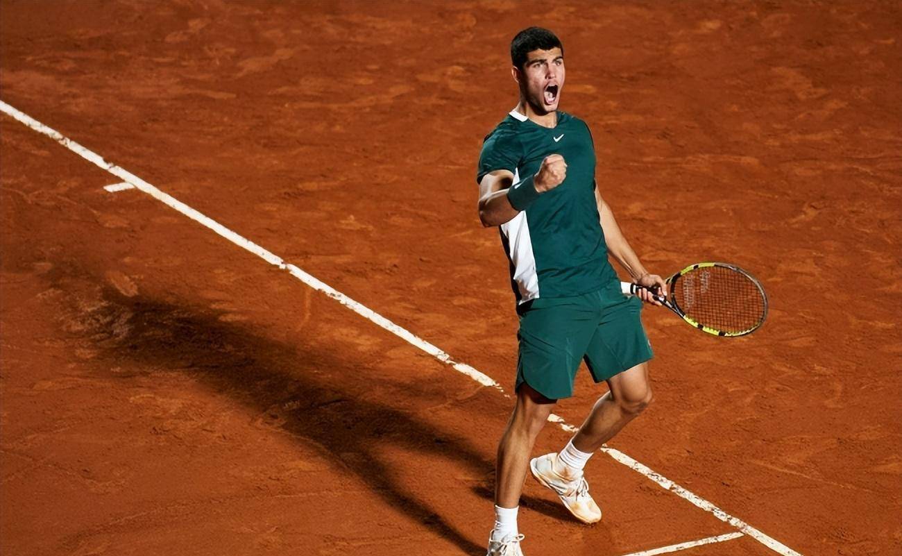 灰狼逆转比赛，继续征战季后赛