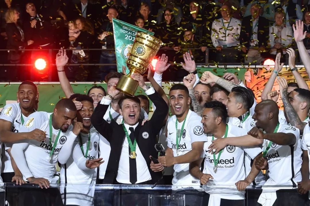 法兰克福豪取四连胜，主场高唱胜利的简单介绍