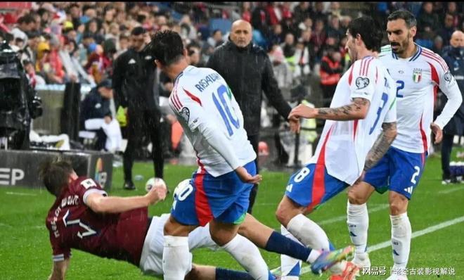 关于欧预赛场上风云变幻,球员们敢拼敢斗的信息 关于欧预赛场上风云变幻,球员们敢拼敢斗的信息