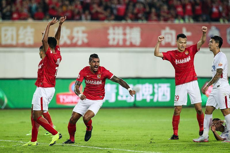 恒大客场取胜，团结拼搏，摘得关键胜利