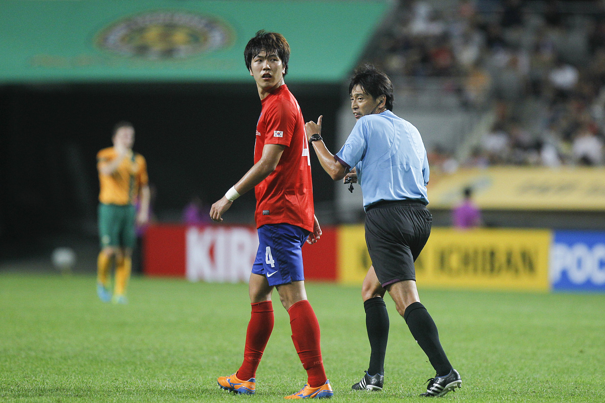 球员们在场上拼尽全力,追求胜利的简单介绍 球员们在场上拼尽全力,追求胜利的简单介绍