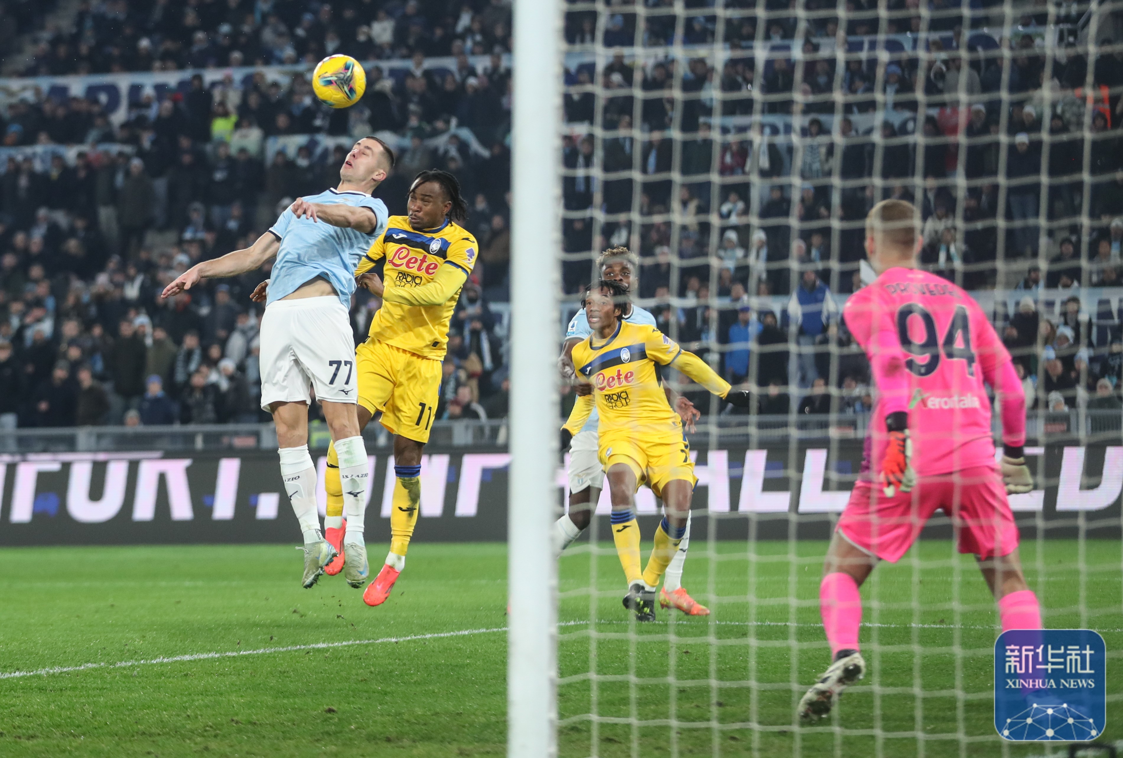 球员们在场上拼尽全力,追求胜利的简单介绍 球员们在场上拼尽全力,追求胜利的简单介绍