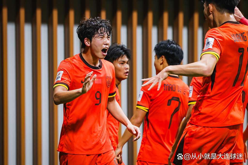 比赛中球员表现抢眼，赢得掌声