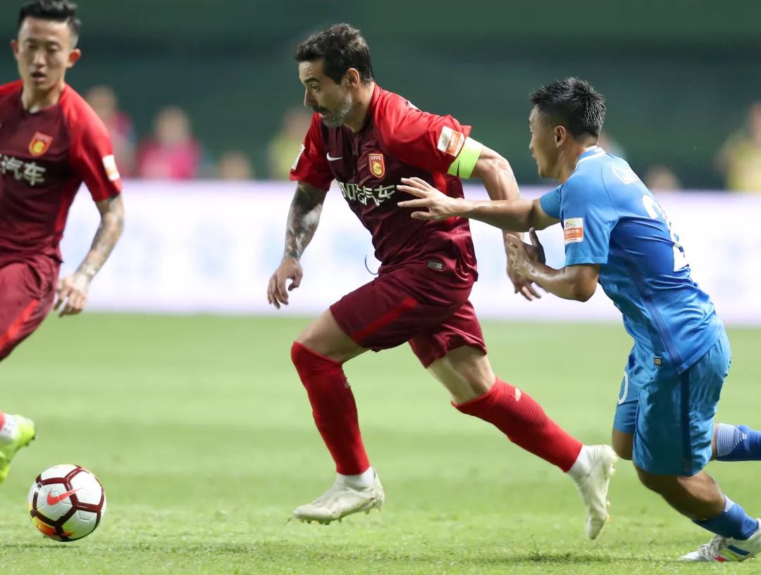 华夏球员替补入场，整体助力球队成功