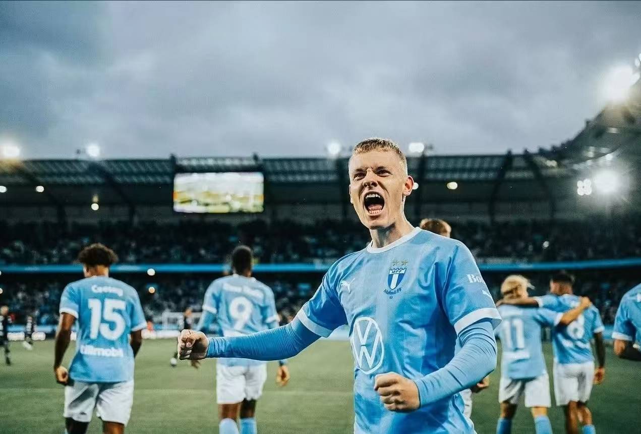 阿贾克斯期待在客场夺取比利亚雷亚尔胜利