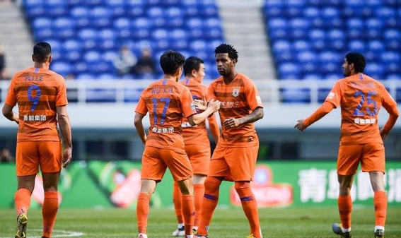 鲁能主场告捷，表现稳定保持冲击冠军态势