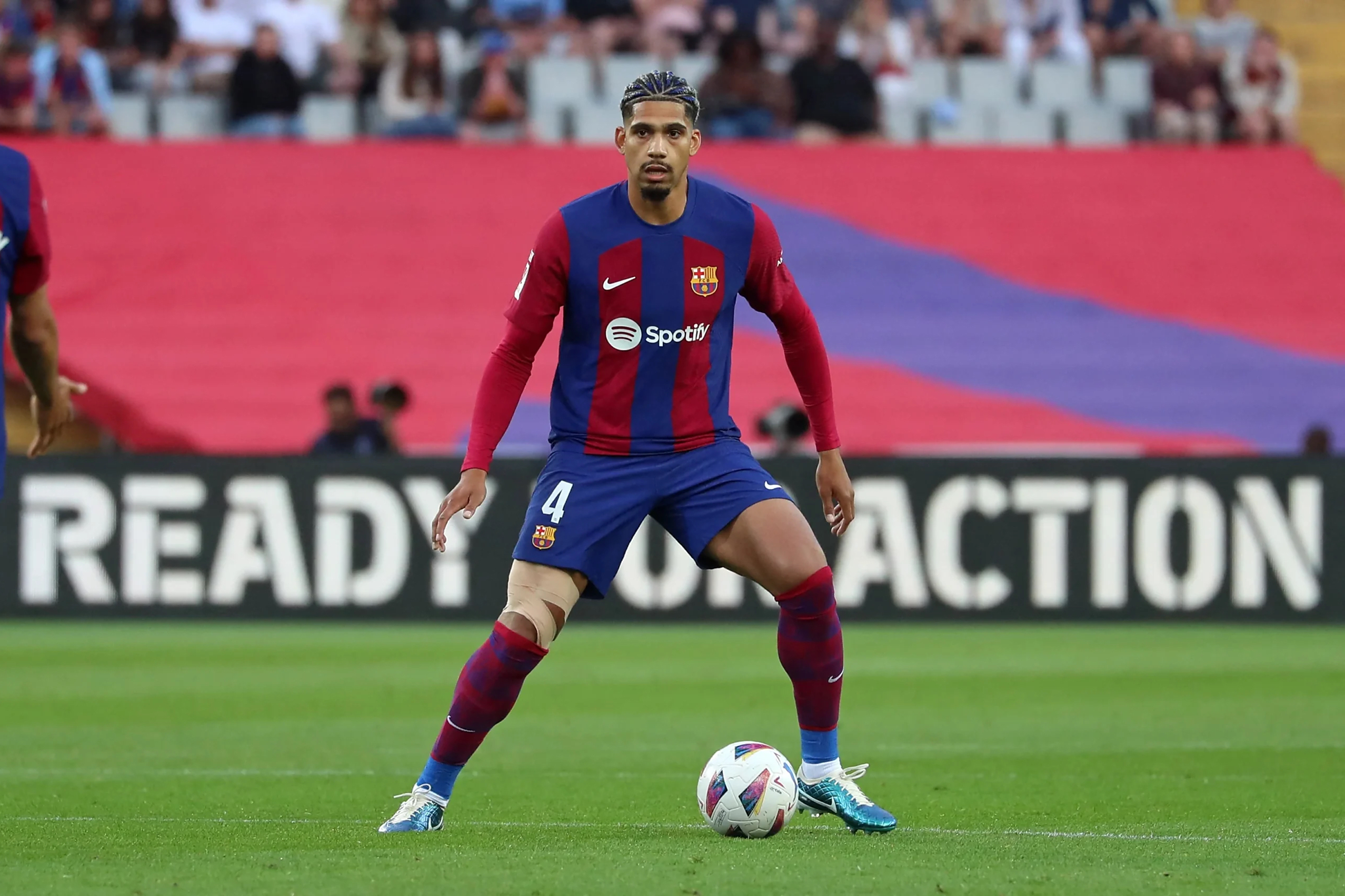 塞维利亚门将神勇，助球队逆转胜利