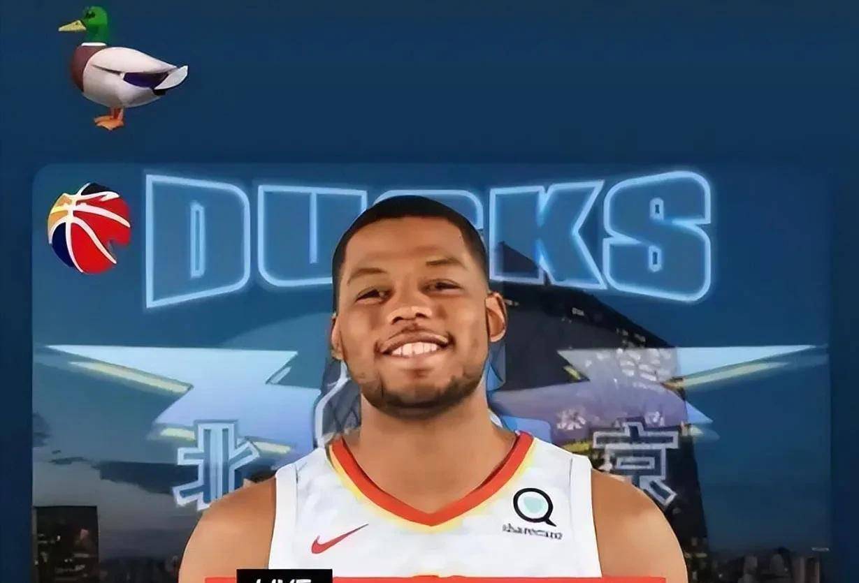 篮球职业球员加盟球队引发热议