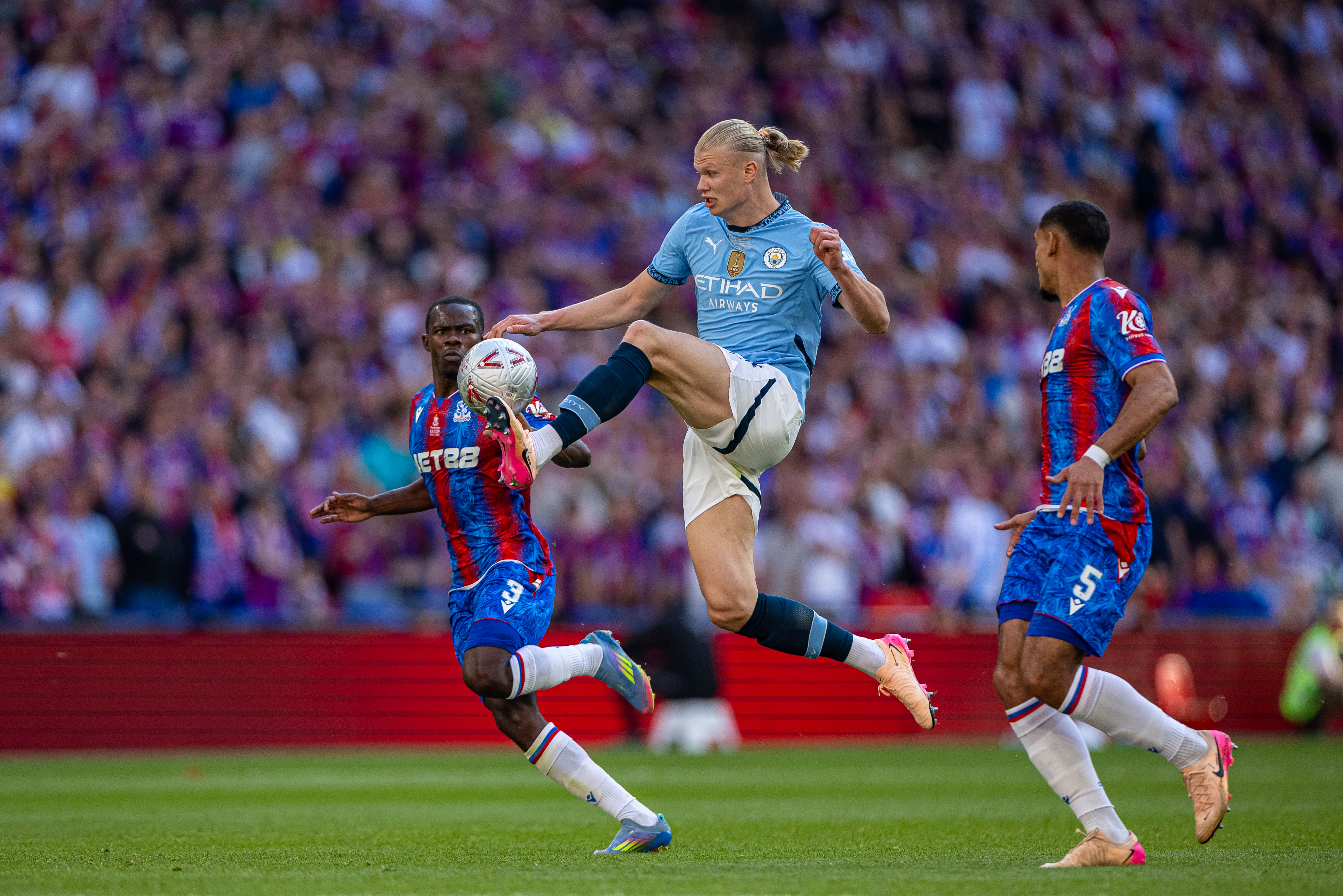 英格兰女足队员全力备战下一场比赛 英格兰女足队员全力备战下一场比赛