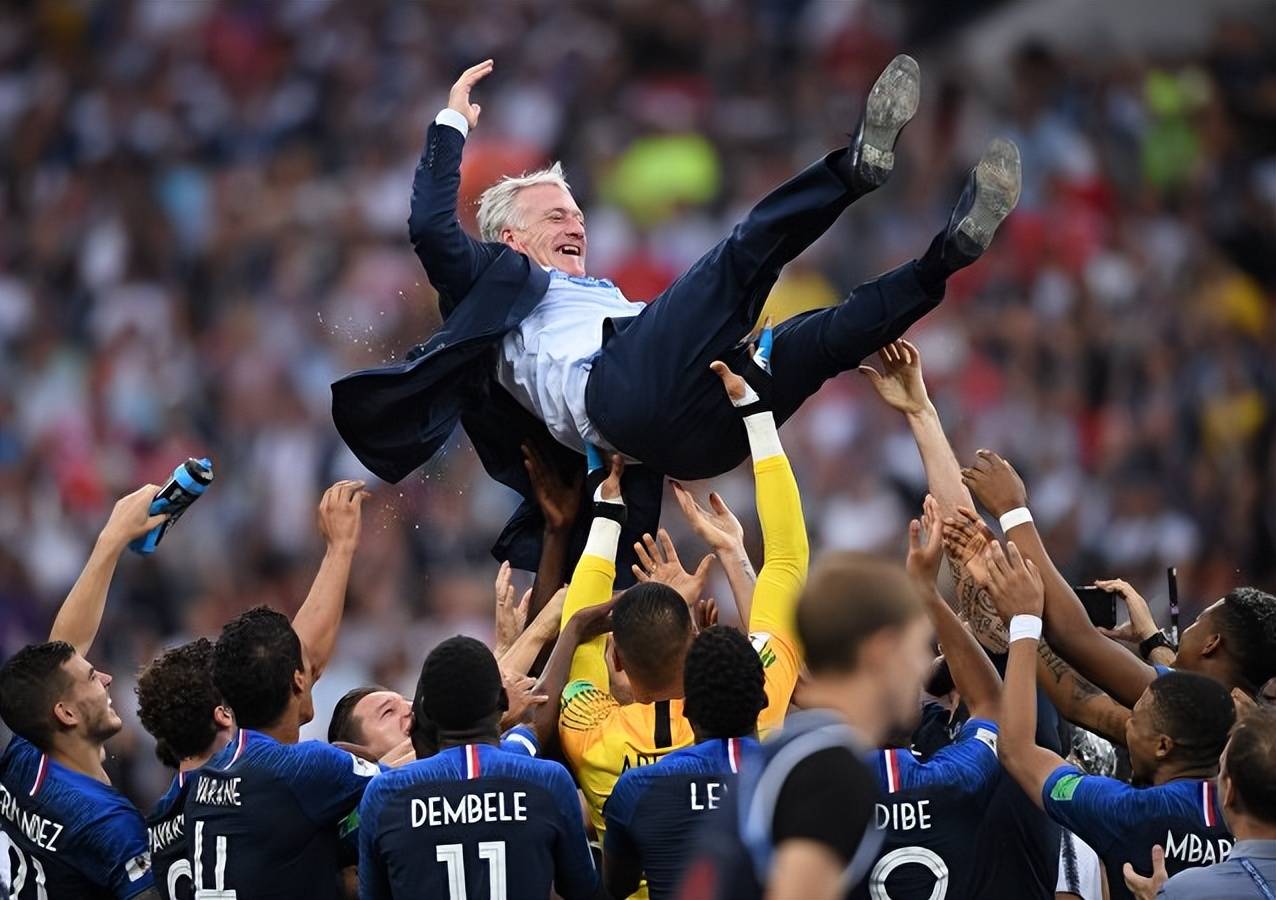 包含斯洛伐克队士气高涨，积极备战下场比赛的词条