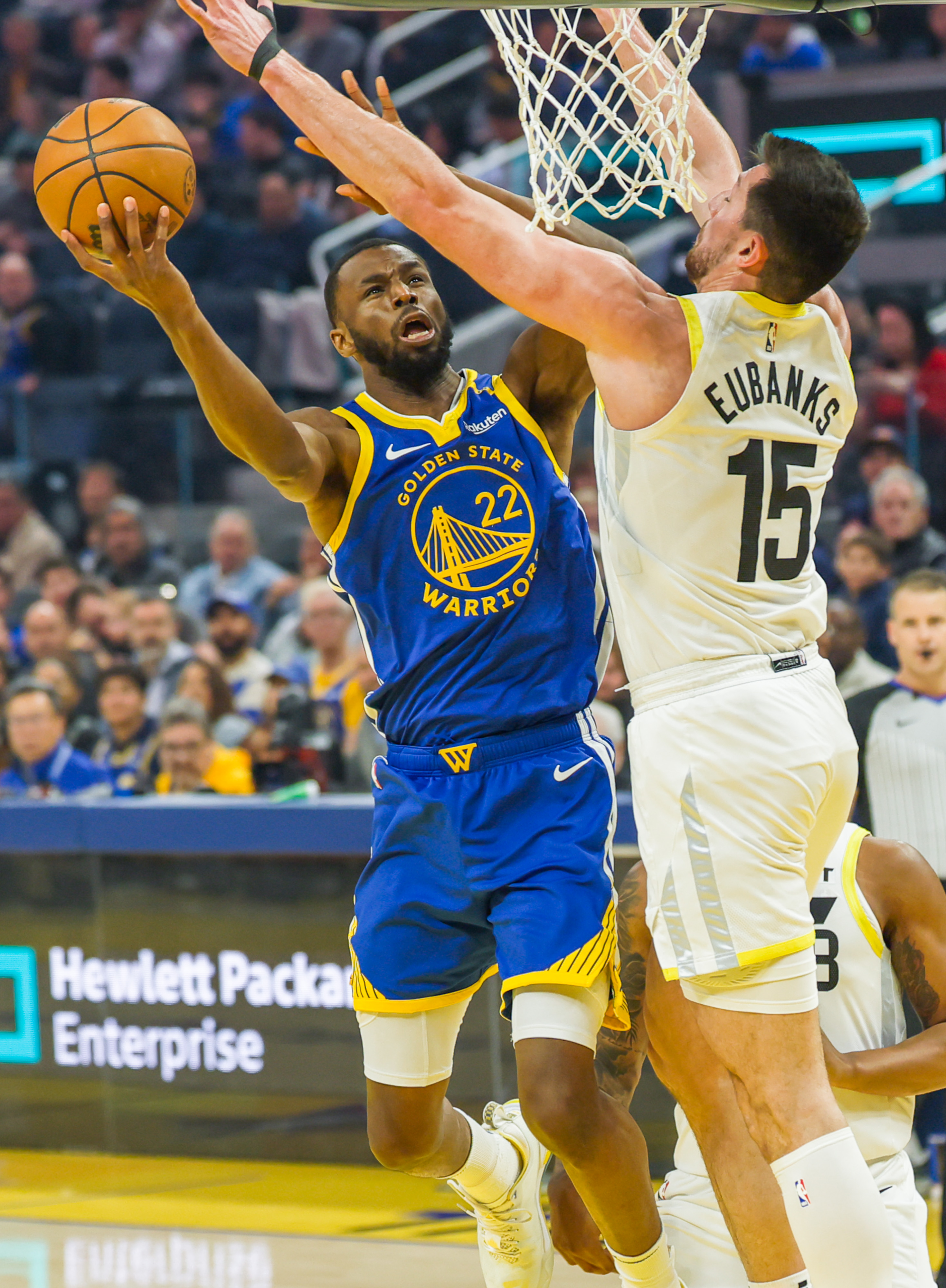 勇士主场险胜爵士,柯瑞大放异彩梦想家 勇士主场险胜爵士,柯瑞大放异彩梦想家