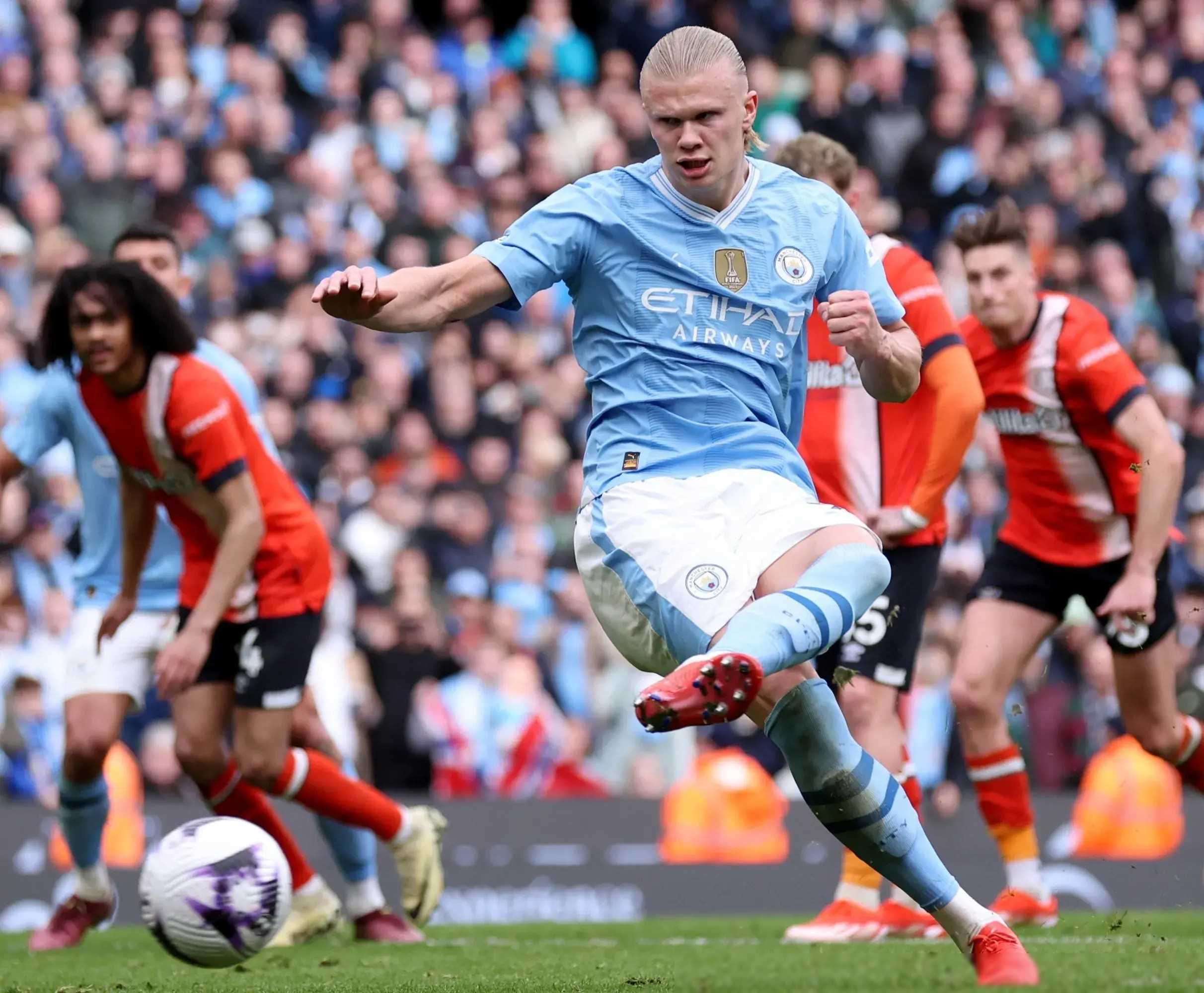 曼城小组赛表现抢眼，期待淘汰赛